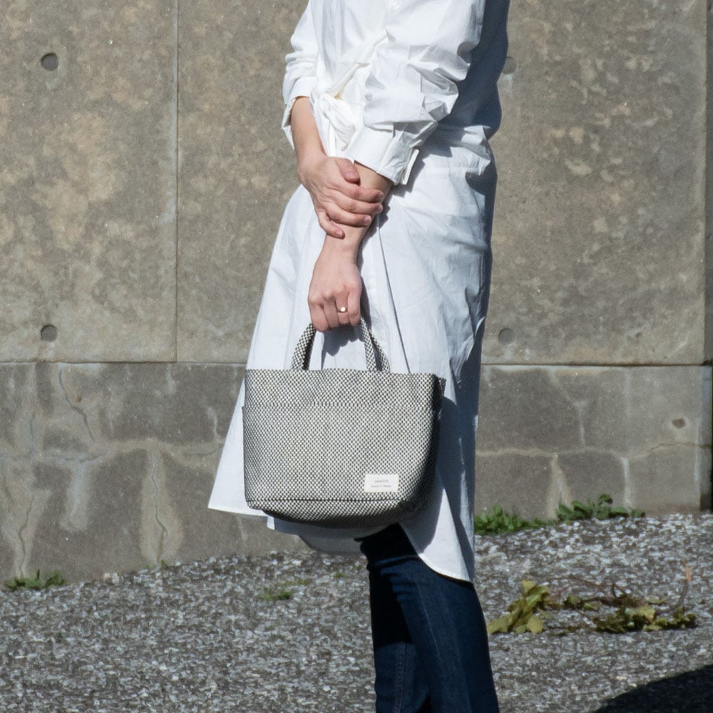 【SASICCO 正規販売店】コンパクト ハンドバッグ ツインバッグ 7つのポケット 白と黒の市松 市松模様 日本製