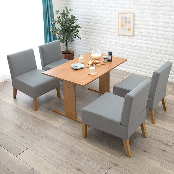 パッド入りのライトグレー椅子*4 パッド入りのライトグレー椅子*4