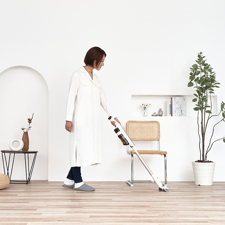 Hearten 掃除機 コードレス【超軽量自走式設計・グリーンLEDライト搭載】 Amazon | Hearten 掃除機 コードレス【超軽量自走式設計