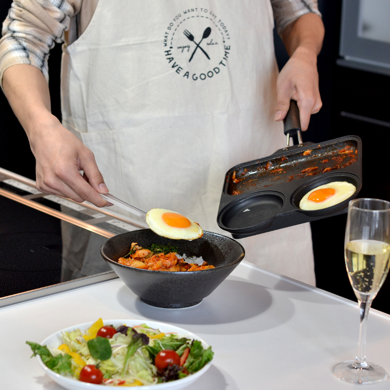 パン器具 ハートマークショップ】3つの仕切り付き アルミフライパン まるまる