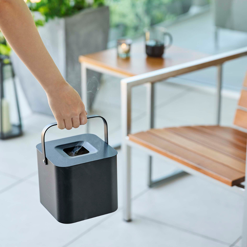 ハートマークショップ】そのまま入れられる蚊取り線香収納ポット 角型 30巻缶用 蓋付き 持ち手付き ブラック タワー tower 5752 山崎実業  YAMAZAKI ・通販サイト