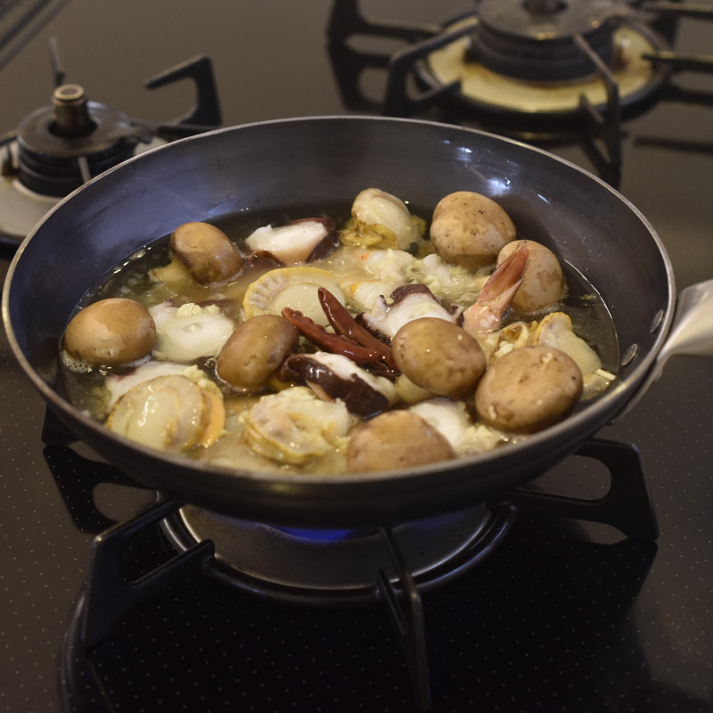 ハートマークショップ】プロの料理人も愛用 職人の技 鉄フライパン