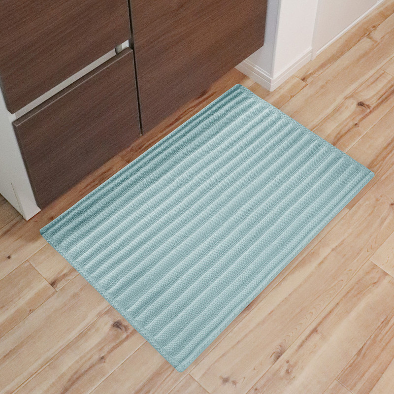 驚きの吸水力！ 吸水速乾バスマット 50×75cm 抗菌 防臭 裏面すべり止め加工付き ペールブルー 洗濯可 いっぺん使てみてバスマット Okato オカトー