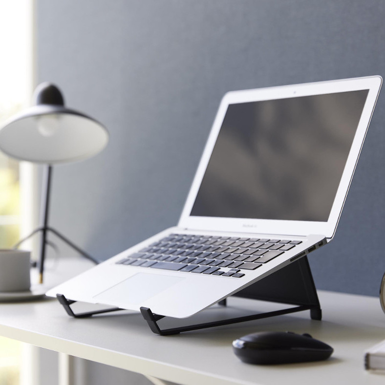 その他ノートPC本体 james_sada 1989年6月26日、世界初のノートPCとなる「DynaBook J-3100SS」が