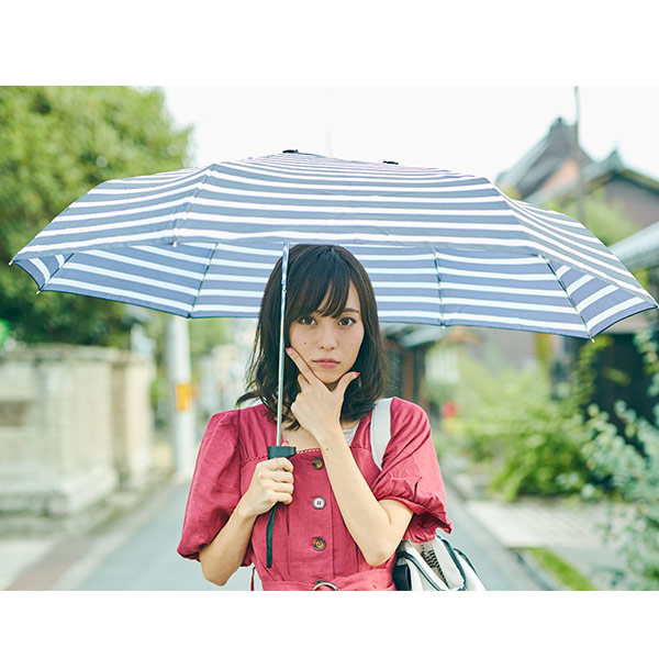 ハートマークショップ】【EN FANCE/アンファンス】 軸をずらした傘 Sharely シェアリー 晴雨兼用 男女兼用 コンパクト 折り畳み傘  ストライプ U加工 撥水加工 手開きタイプ ・通販サイト
