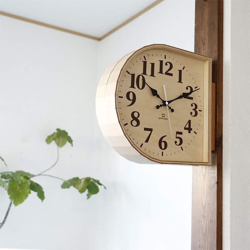 壁掛け 両面時計 D字型 乾電池式 屋内用 ナチュラル YK20-102 日本製 ヤマト工芸 yamato 掛け時計 ウォールクロック 壁掛け時計 ダブルフェイスクロック